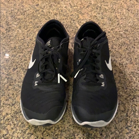 Nike Shoes - Nike Flywire running shoes